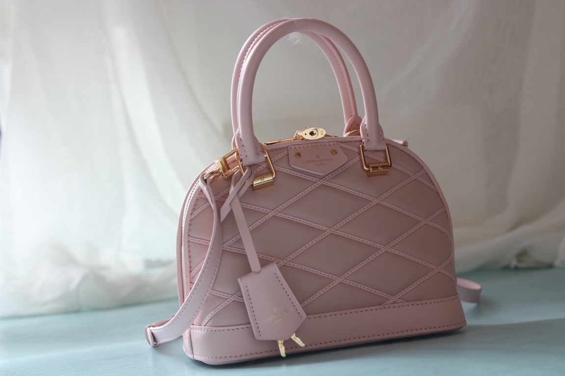 L0vis Vvtt0n pink D1am0nd full leather shell bag series Alma BB shell handbag