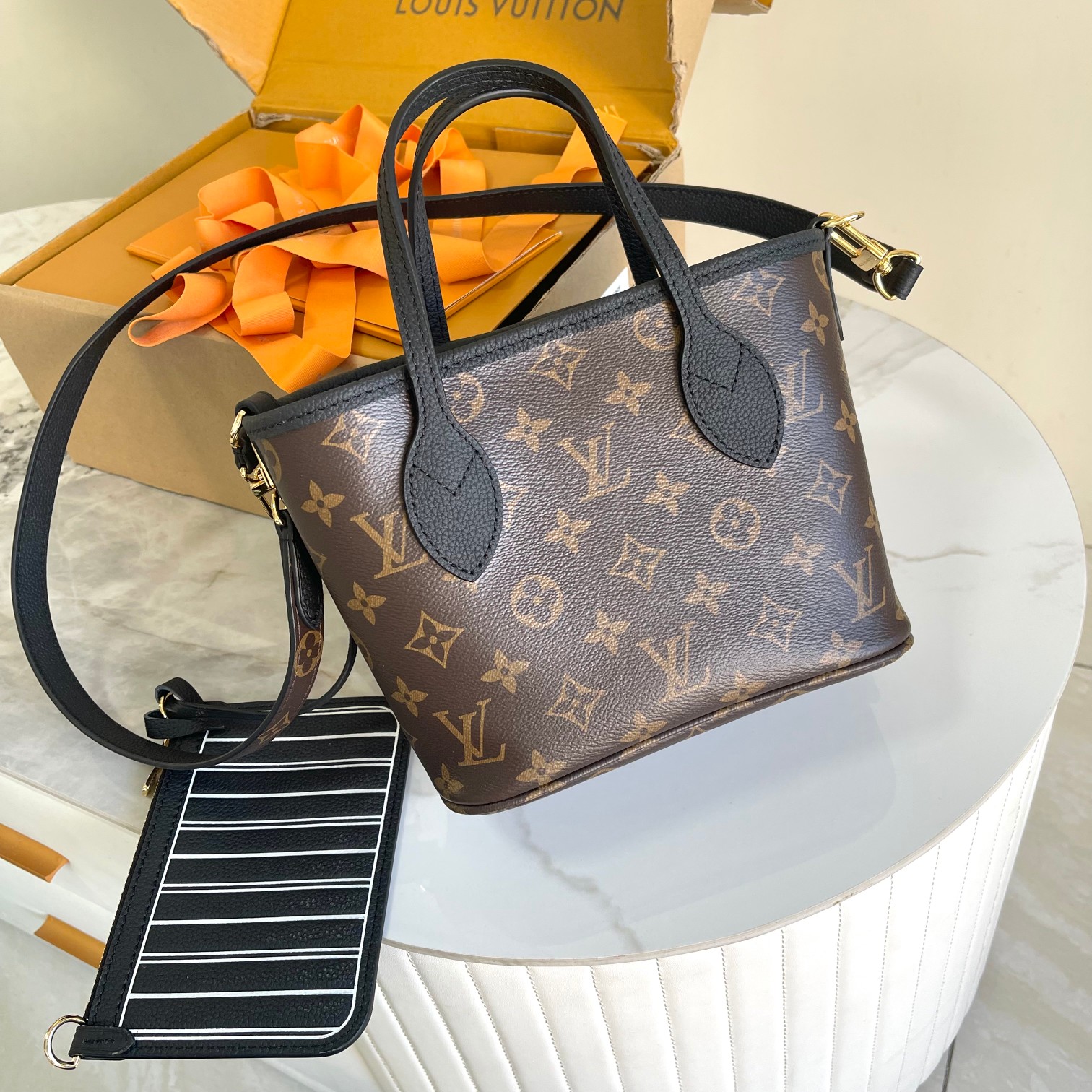 L0vis Vvtt0n Damier Azur Bag