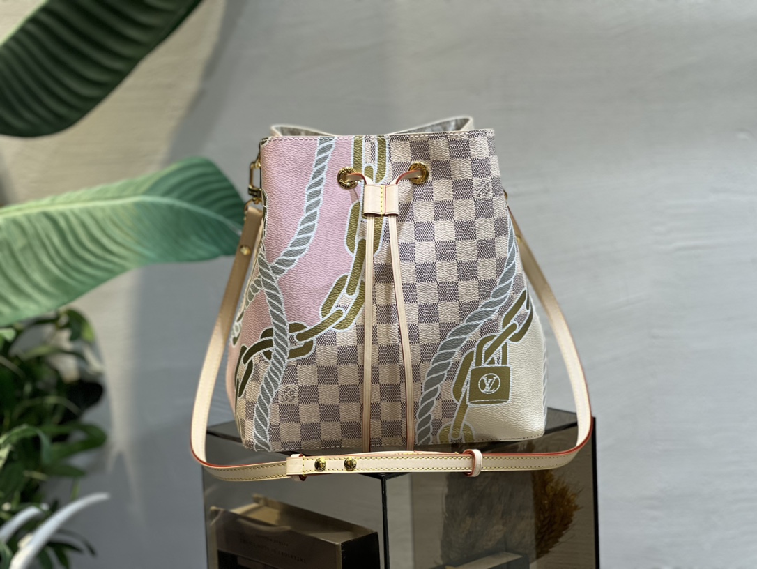 L0vis Vvtt0n Damier Azur