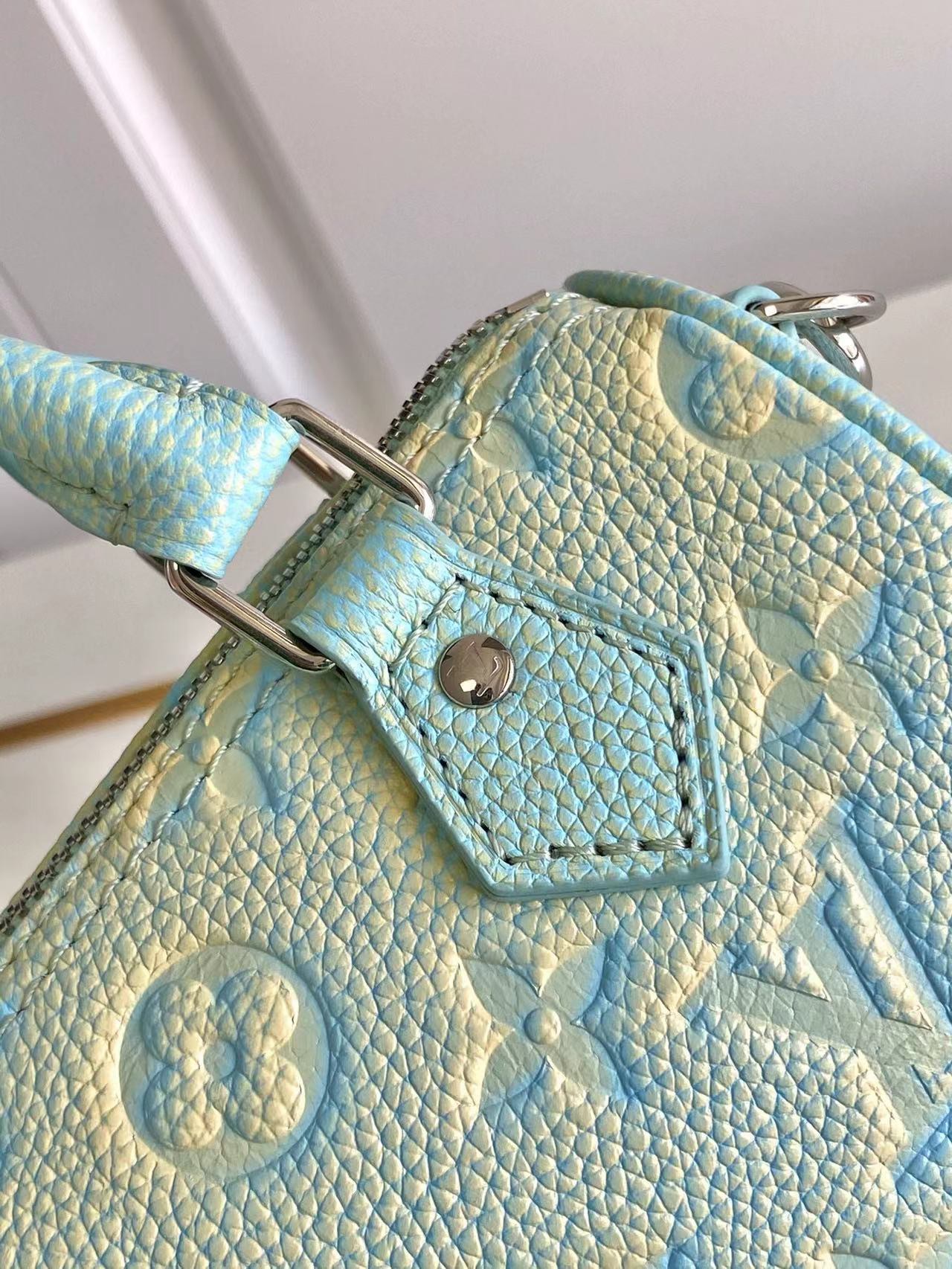 L0vis Vvtt0n Monogram Empreinte