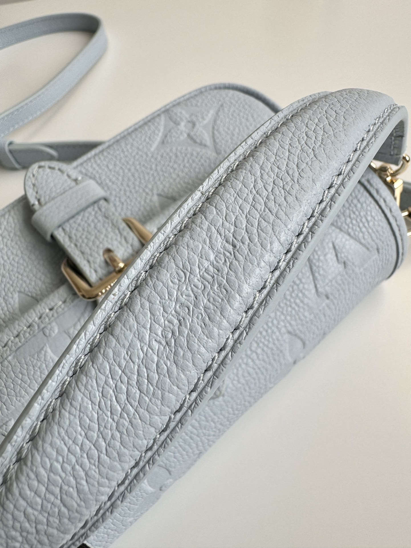 L0vis Vvtt0n Monogram Empreinte