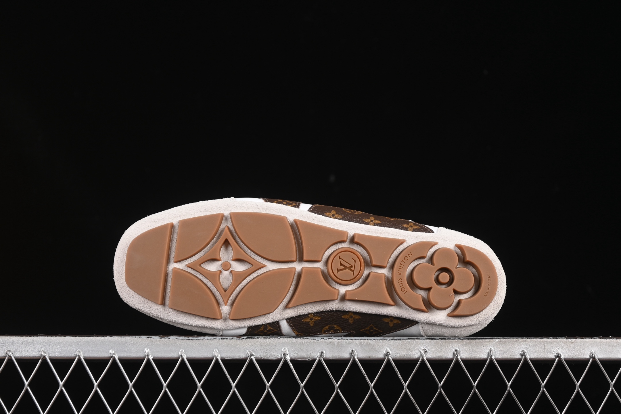 LV Monogram Retro Runner | Where Iconic Design Meets Sporty Elegance